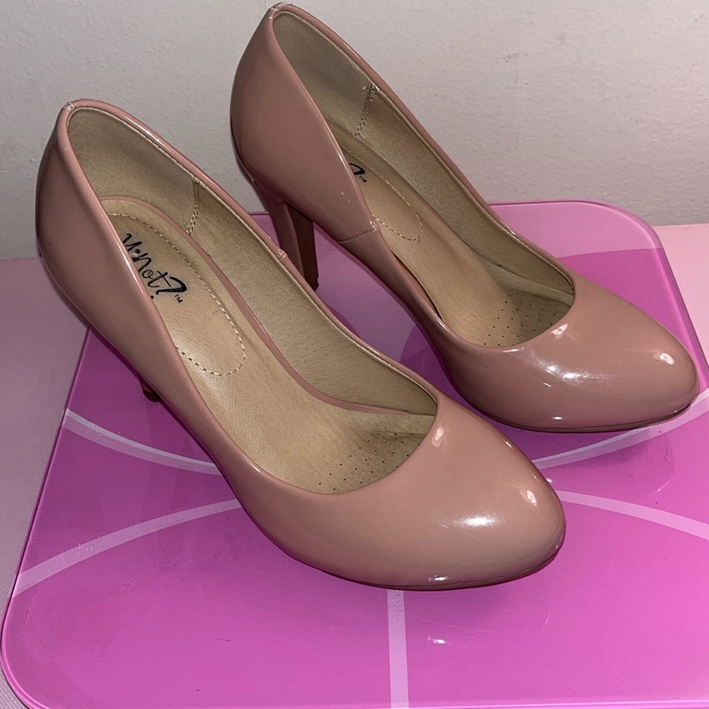 heeled shoes 👠